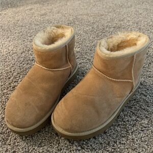 Sand mini uggs